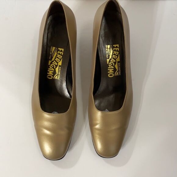 Vintage  Salvatore Ferragamo Bronze  Metallic  Pumps - Picture 1 of 13